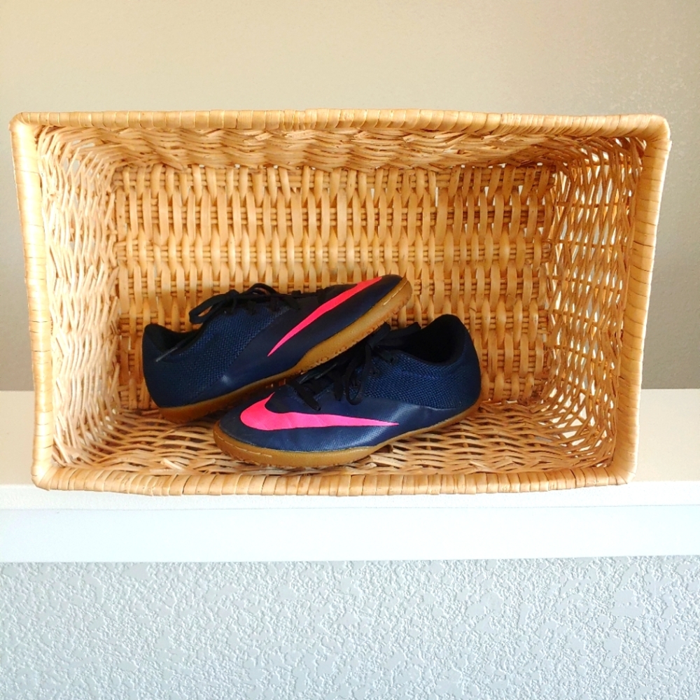 Like new navy blue Nike street shoes